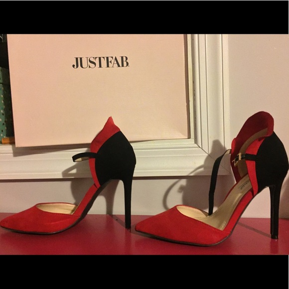 💋Red Ruffled Stilettos 👠 - Picture 6 of 7